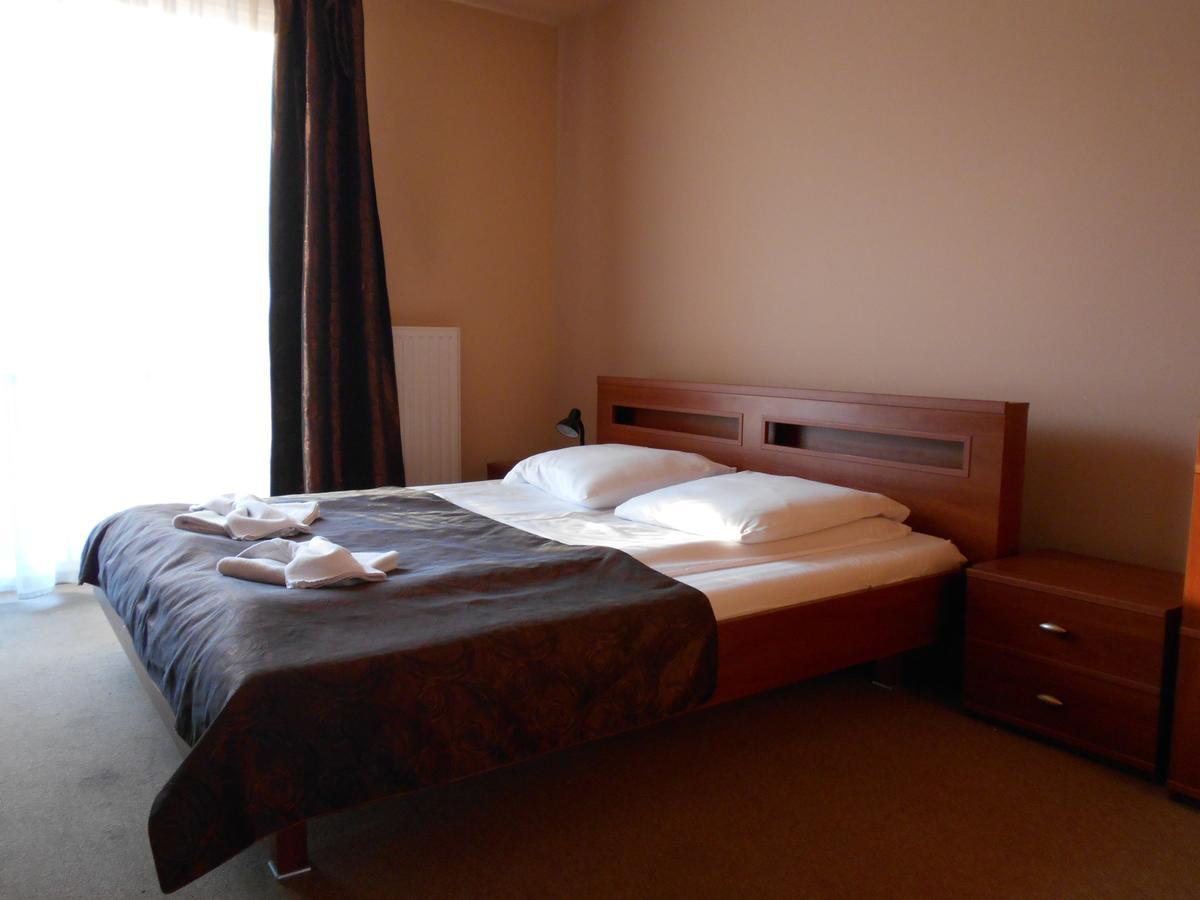 Hotel Astor Радом Екстериор снимка